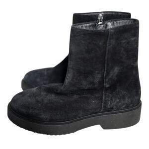 Aquatalia Maddie Ankle Boot Black Suede Round Toe Rubber Sole Classic Bootie 9.5